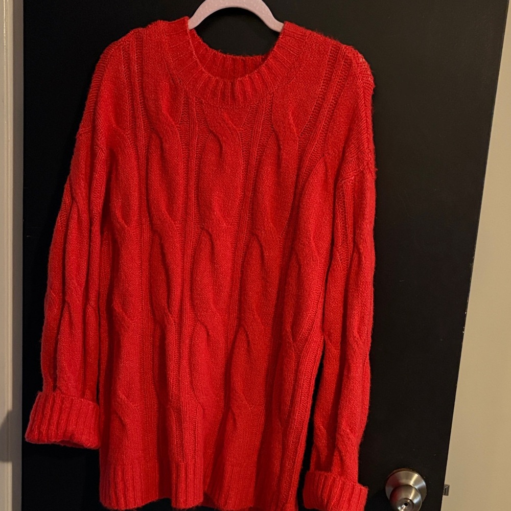 AEO Red Cable Knit Women's Sweater - Classic Crewneck